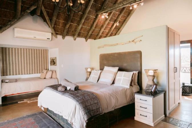 Tshukudiba Game Lodge Tom Burke Exterior foto
