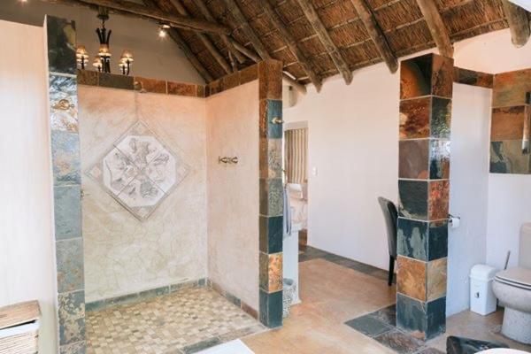 Tshukudiba Game Lodge Tom Burke Exterior foto