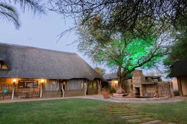 Tshukudiba Game Lodge Tom Burke Exterior foto