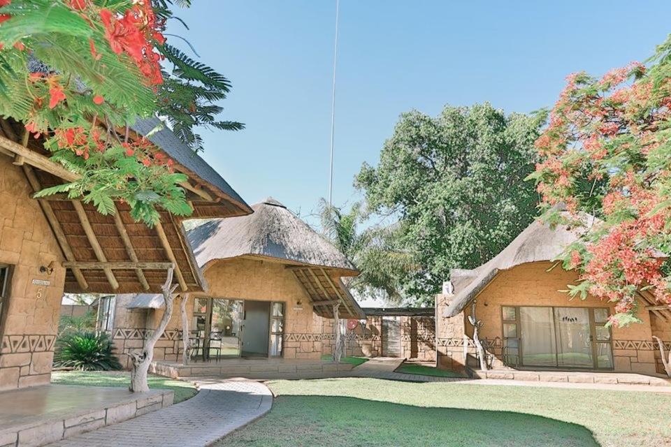 Tshukudiba Game Lodge Tom Burke Exterior foto