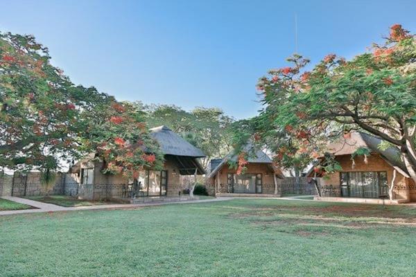Tshukudiba Game Lodge Tom Burke Exterior foto